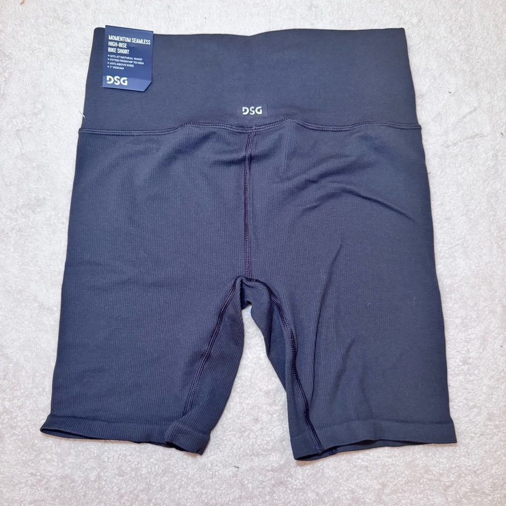 DSG Women's Momentum Seamless Bike Short 7" Pure Black Shorts - Medium